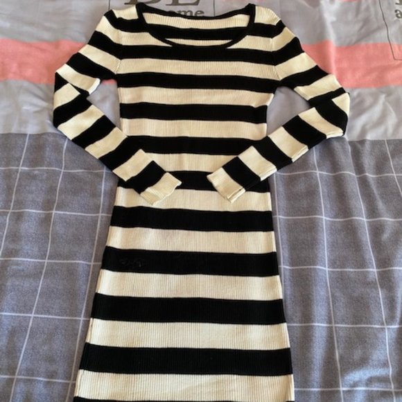 Long-Sleeve Lace Panel Striped Knit Mini Bodycon Dress - Picture 2 of 4